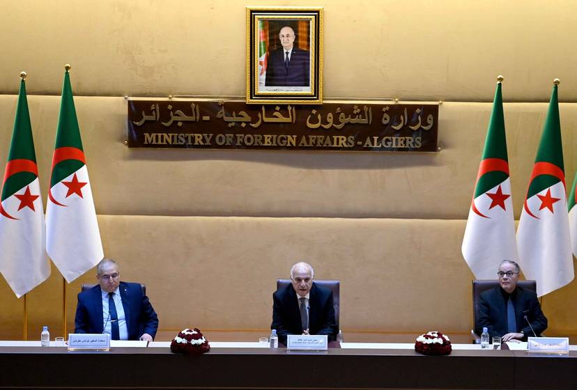 مراسم تنصيب الأمين العام الجديد للوزارة، السيد لوناس مقرمان، خلفا للسيد عمار بلاني